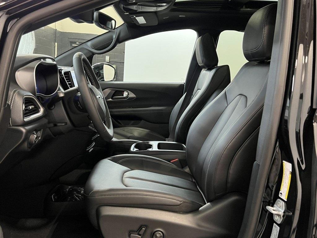 new 2026 Chrysler Pacifica car, priced at $43,099