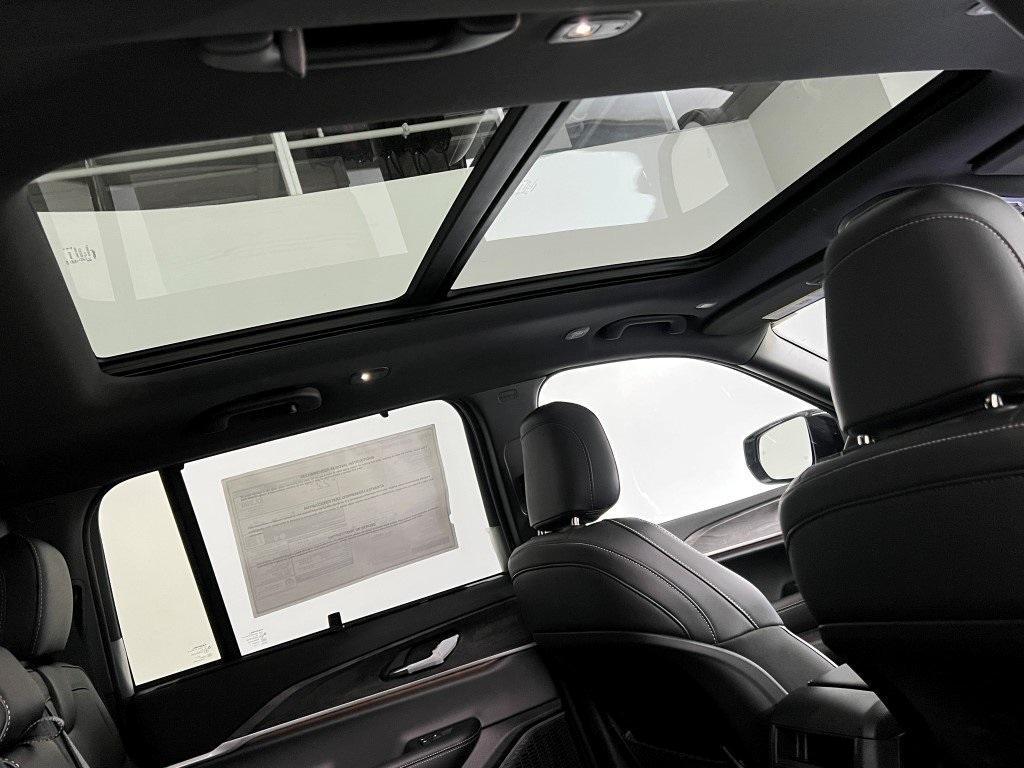 new 2025 Jeep Grand Cherokee car, priced at $48,112