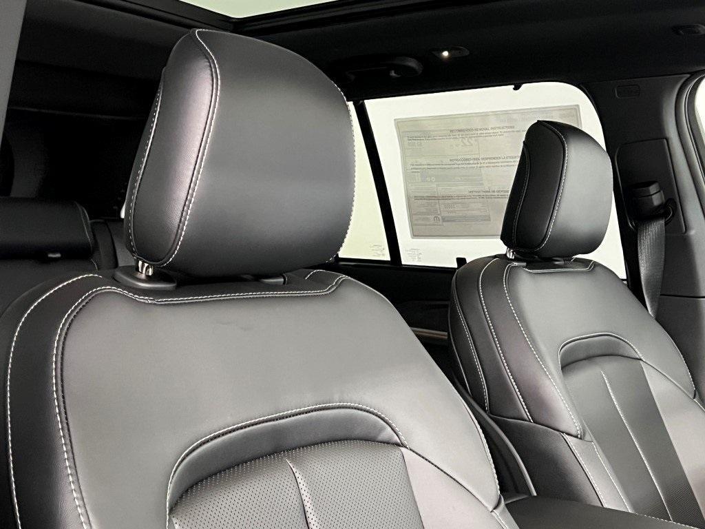 new 2025 Jeep Grand Cherokee car, priced at $48,112
