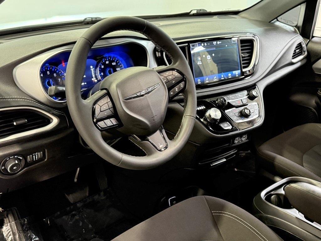 used 2024 Chrysler Pacifica car, priced at $30,800