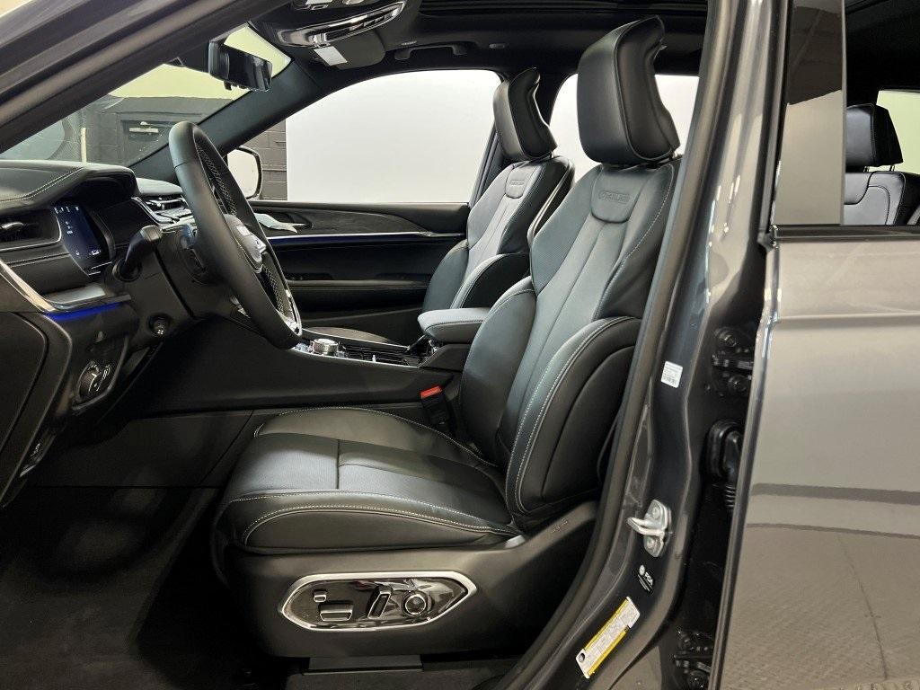 new 2025 Jeep Grand Cherokee L car, priced at $58,053