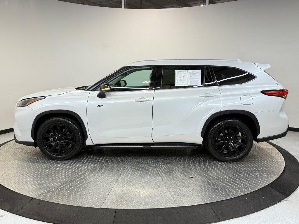 used 2022 Toyota Highlander car, priced at $36,500