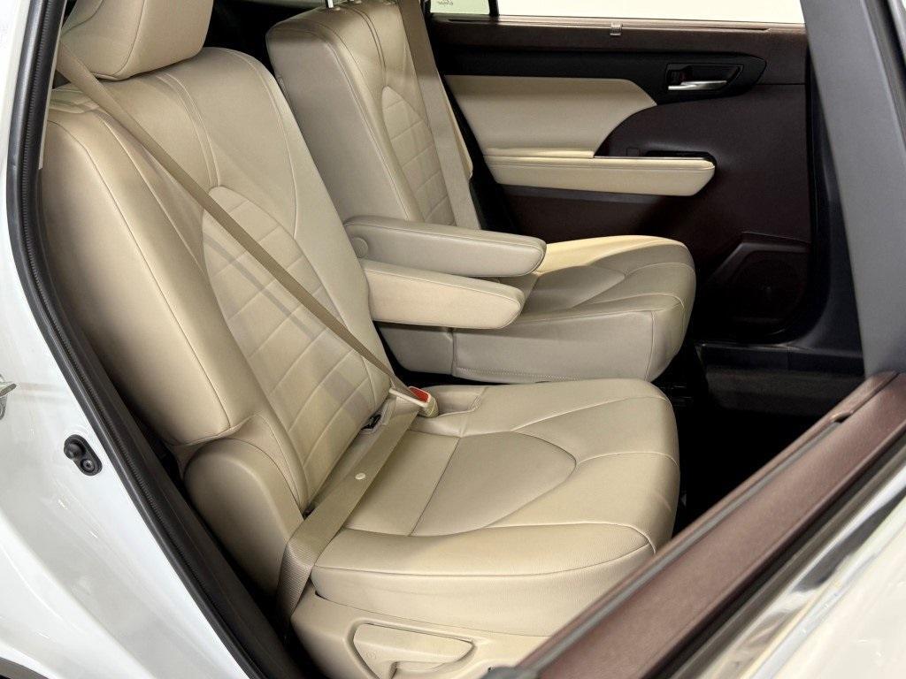 used 2022 Toyota Highlander car, priced at $36,500