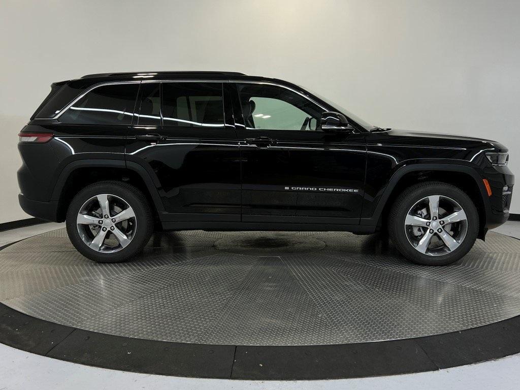 new 2025 Jeep Grand Cherokee car, priced at $49,637