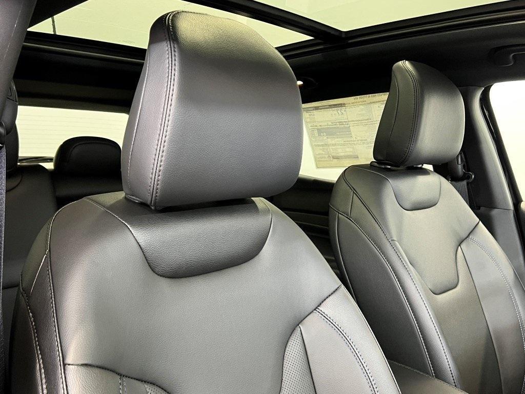 new 2025 Jeep Compass car, priced at $37,428