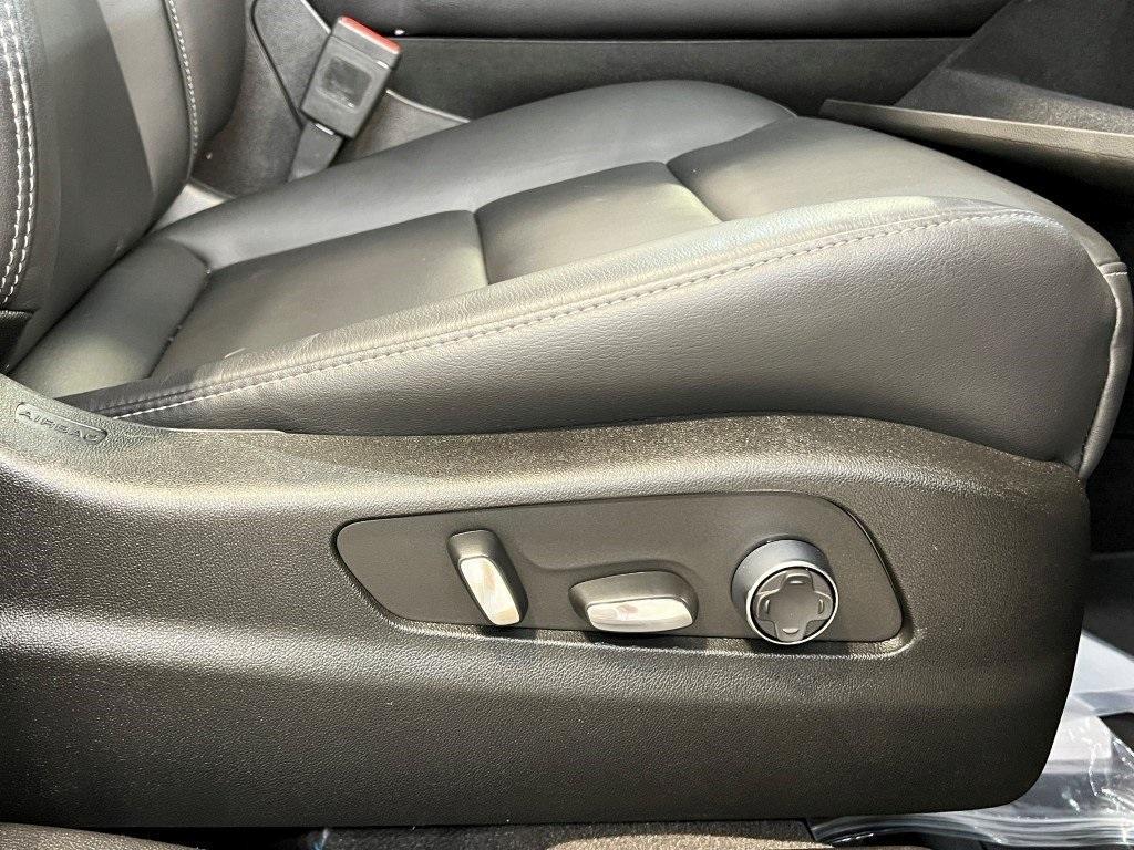 used 2024 Cadillac XT4 car, priced at $35,300