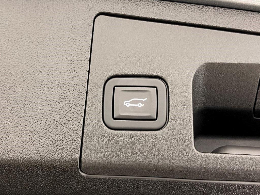 used 2024 Cadillac XT4 car, priced at $35,300
