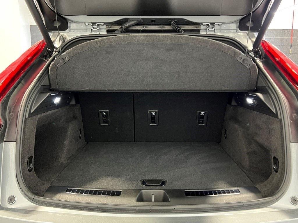 used 2024 Cadillac XT4 car, priced at $35,300