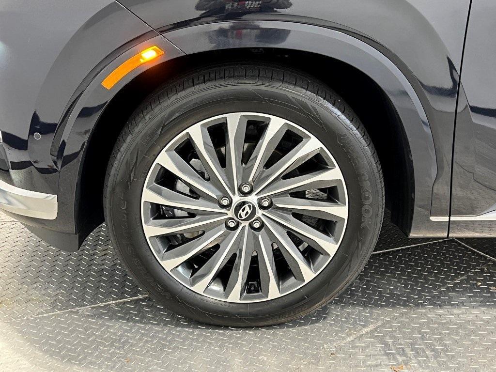 used 2024 Hyundai Palisade car, priced at $41,900