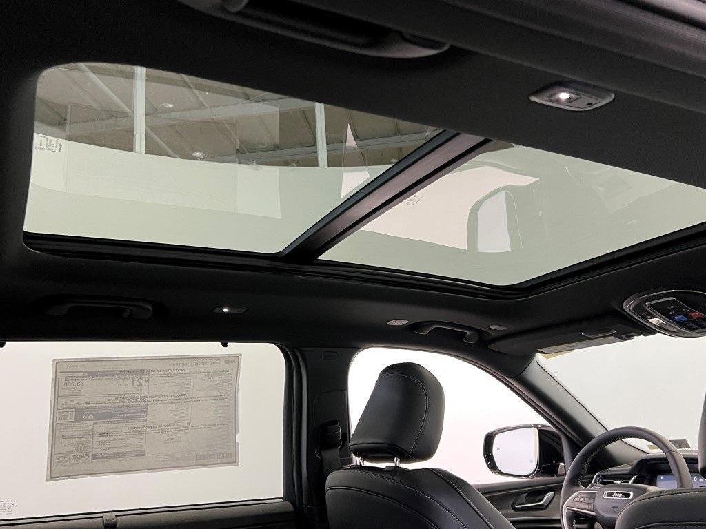 new 2025 Jeep Grand Cherokee L car, priced at $50,178