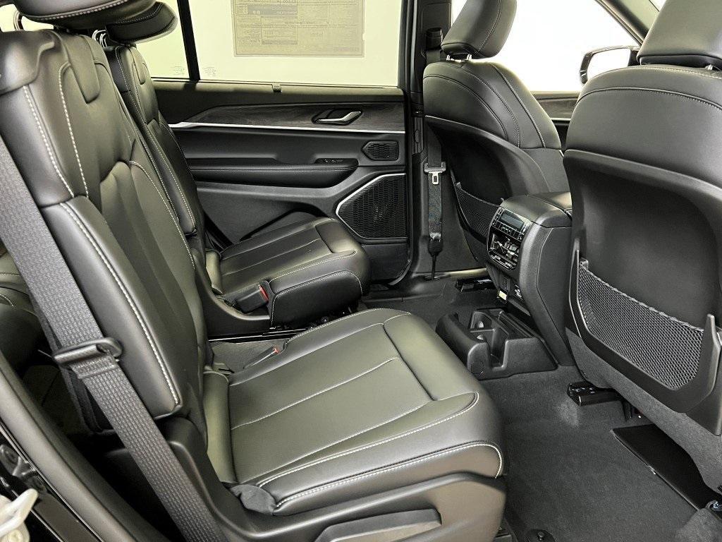 new 2025 Jeep Grand Cherokee L car, priced at $50,178