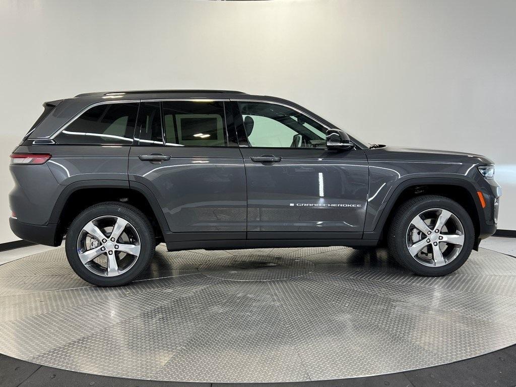 new 2025 Jeep Grand Cherokee car, priced at $49,637