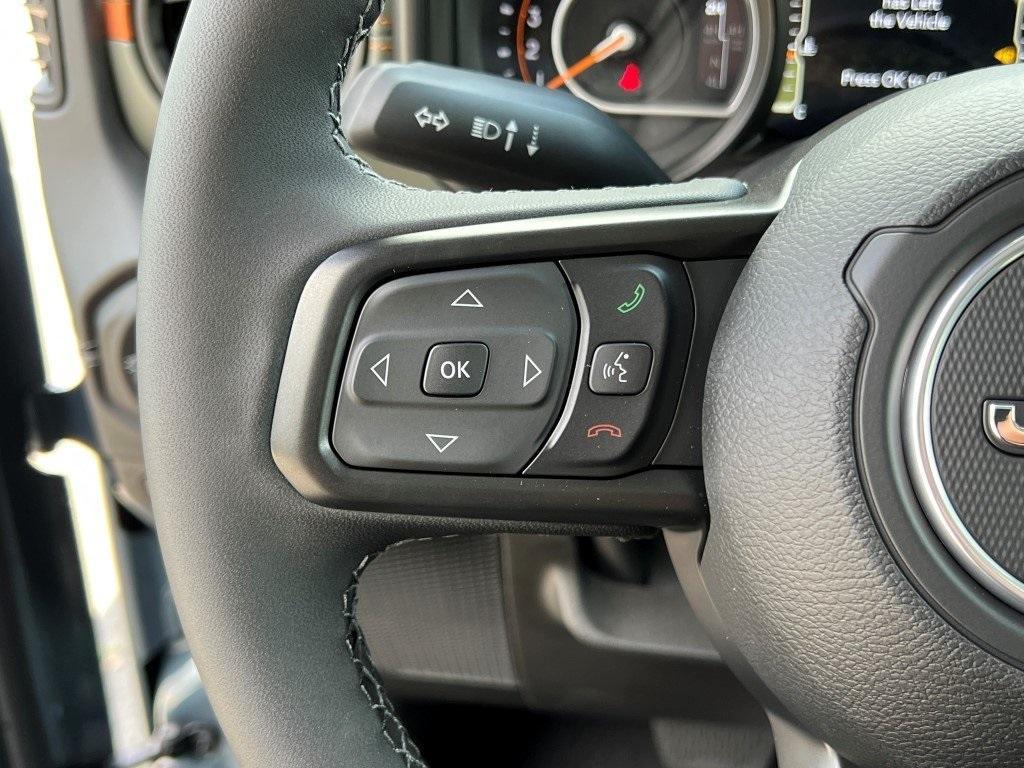 new 2025 Jeep Gladiator car, priced at $55,517