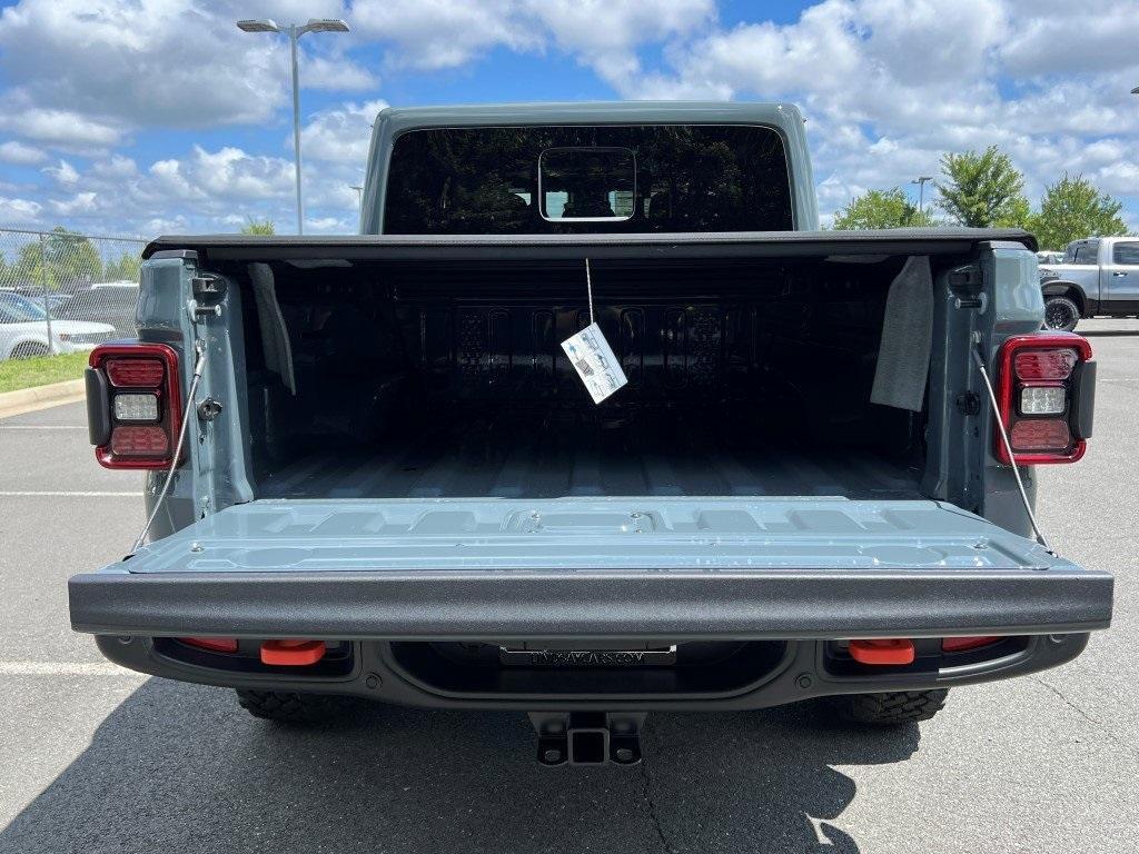 new 2025 Jeep Gladiator car, priced at $55,517