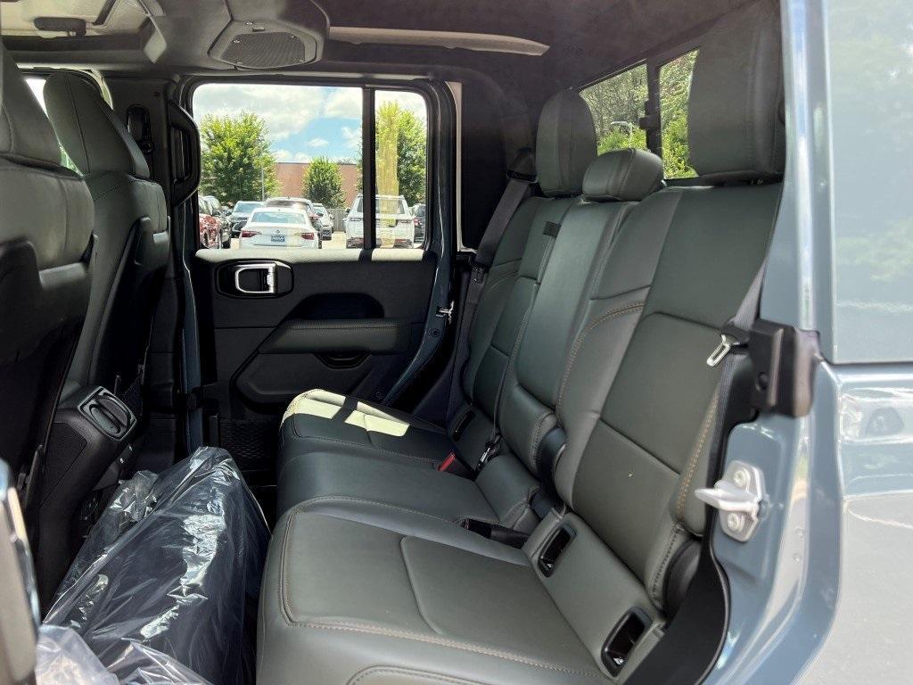 new 2025 Jeep Gladiator car, priced at $55,517