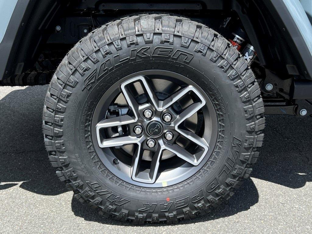 new 2025 Jeep Gladiator car, priced at $55,517