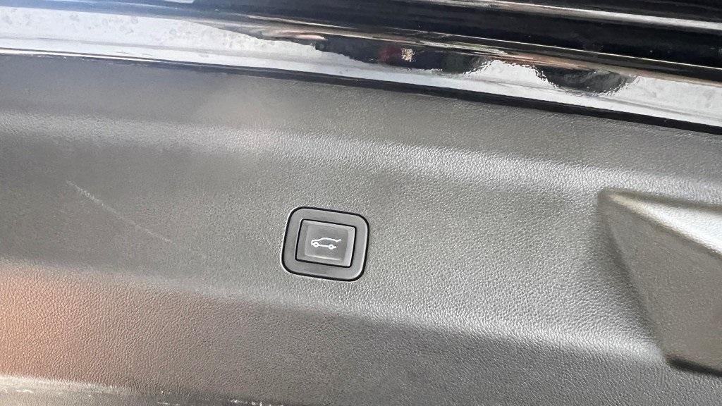 used 2023 Cadillac Escalade ESV car, priced at $89,700