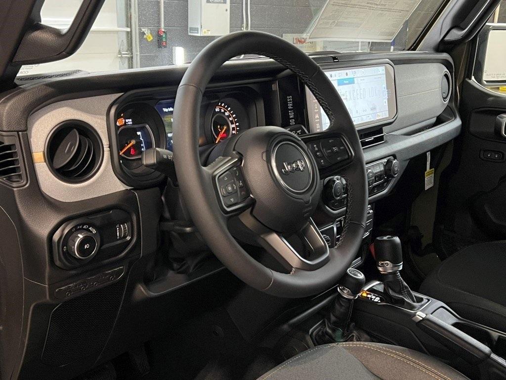 new 2025 Jeep Wrangler car, priced at $46,112