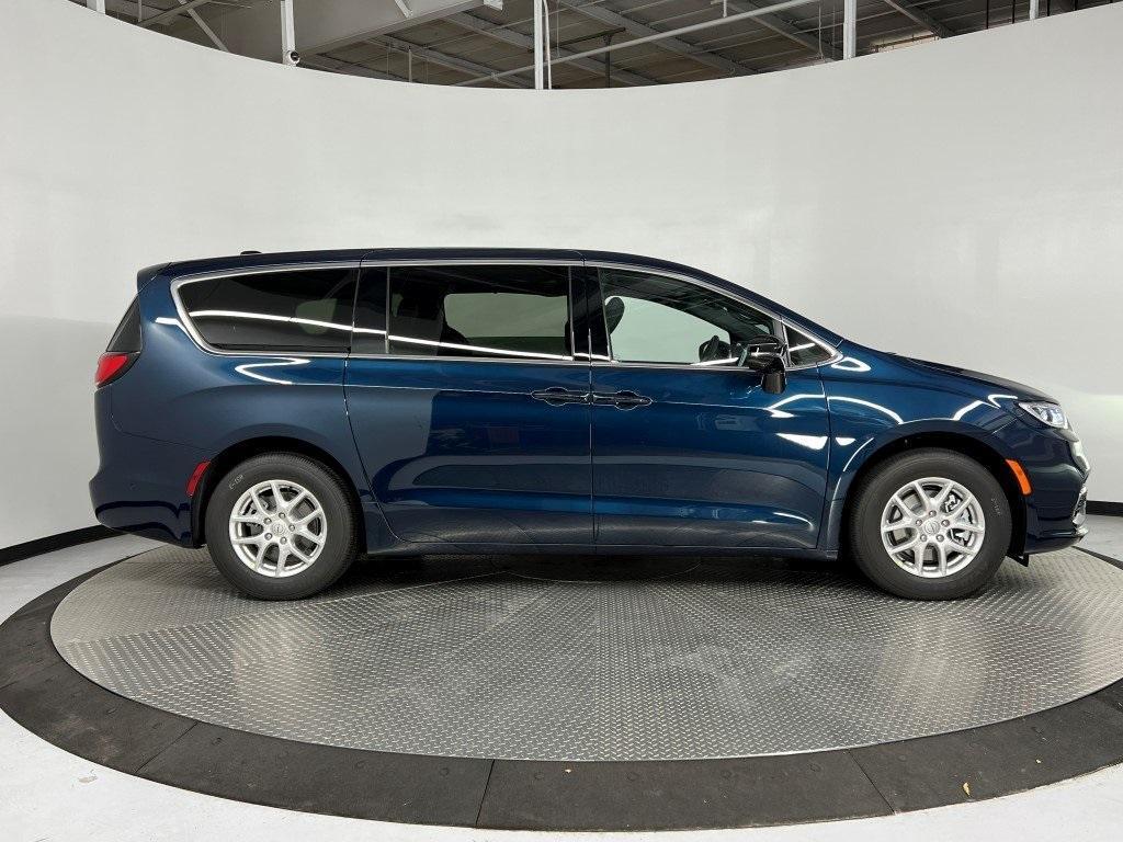 new 2025 Chrysler Pacifica car, priced at $42,577