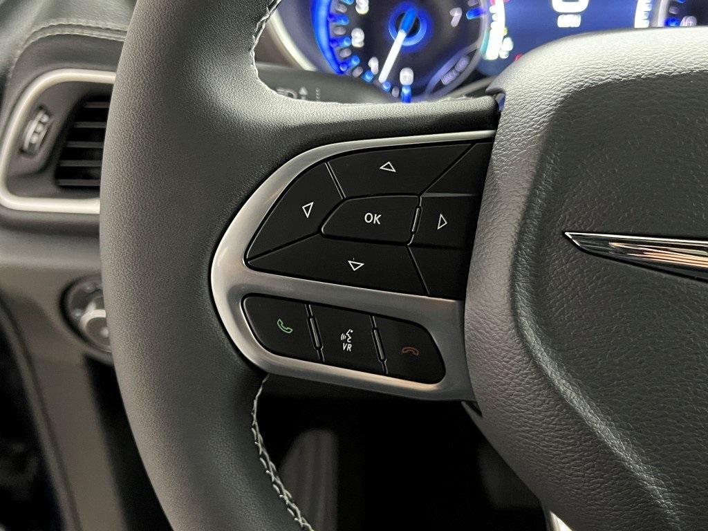 new 2025 Chrysler Pacifica car, priced at $42,577