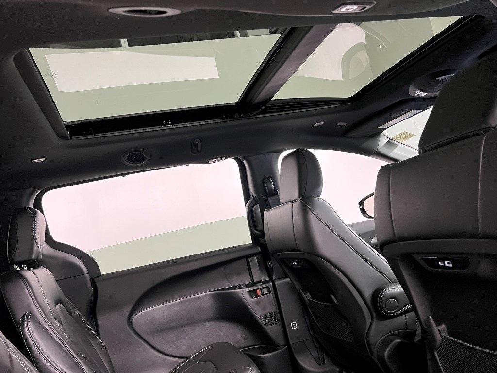 new 2025 Chrysler Pacifica car, priced at $42,577