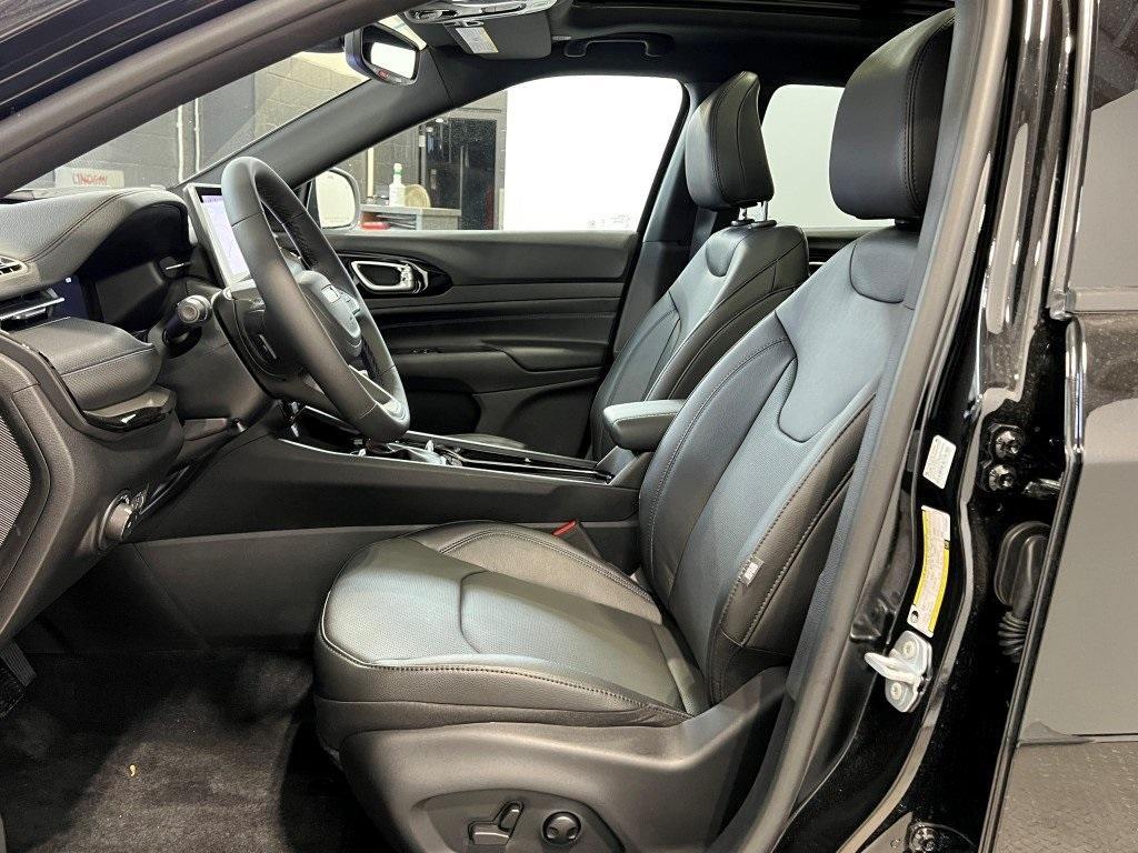 new 2025 Jeep Compass car, priced at $37,528