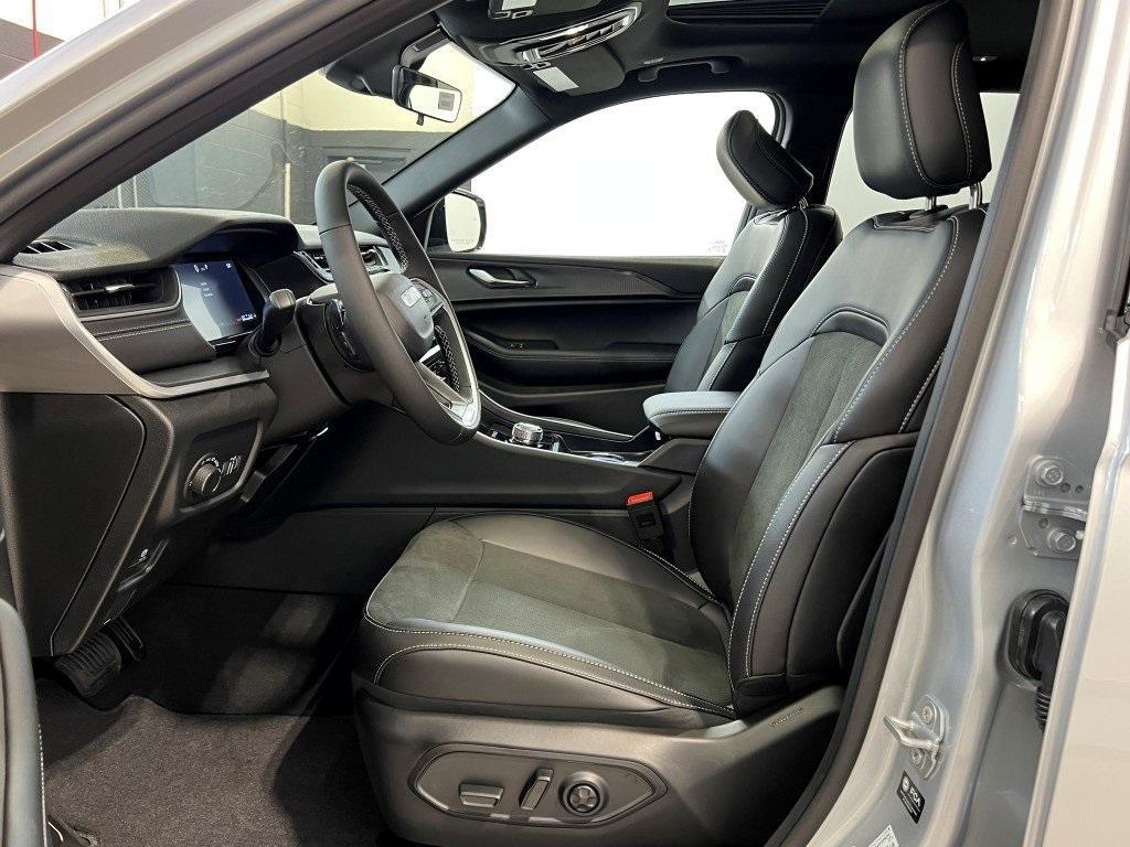 new 2025 Jeep Grand Cherokee L car, priced at $40,824