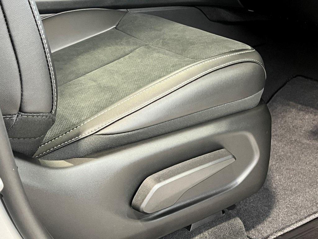 new 2025 Jeep Grand Cherokee L car, priced at $40,824