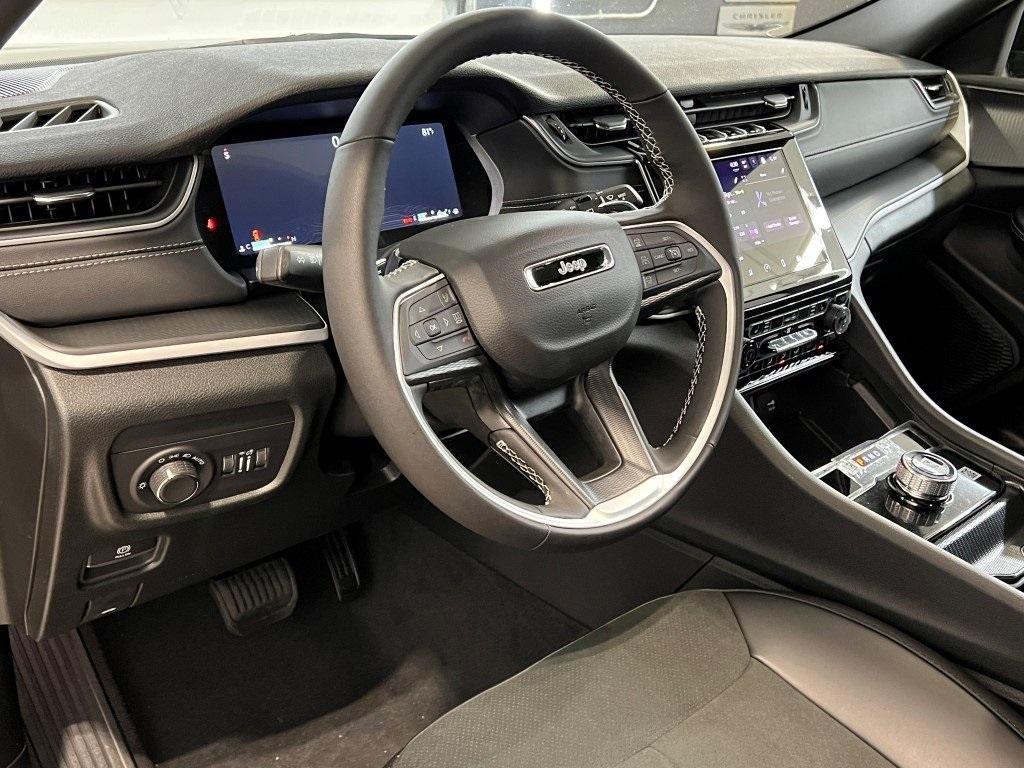 new 2025 Jeep Grand Cherokee car, priced at $40,898