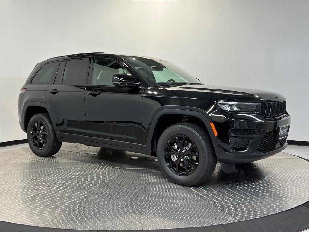 new 2025 Jeep Grand Cherokee car, priced at $40,898