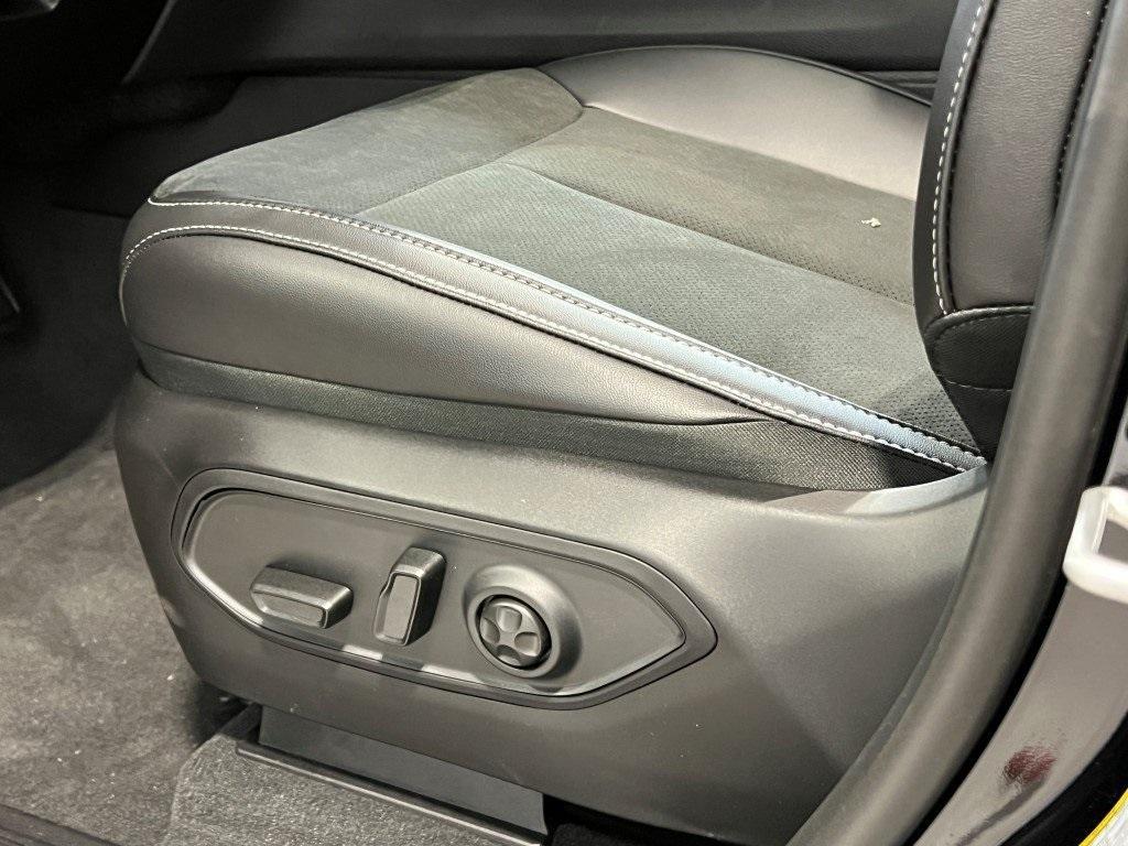new 2025 Jeep Grand Cherokee car, priced at $40,898