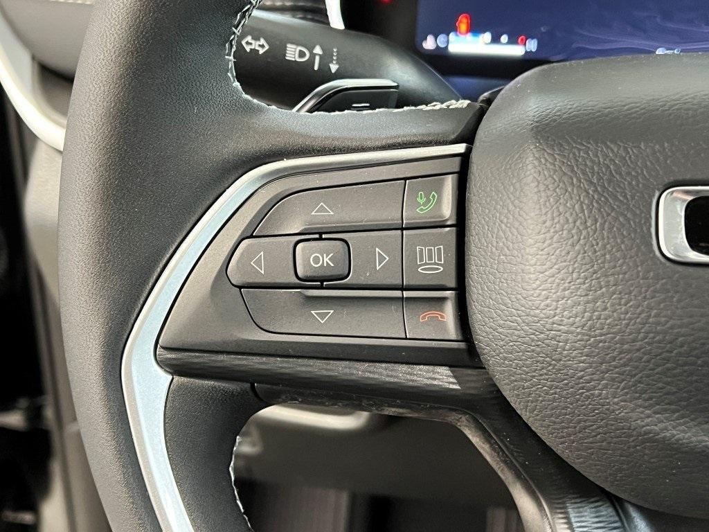 new 2025 Jeep Grand Cherokee car, priced at $40,898