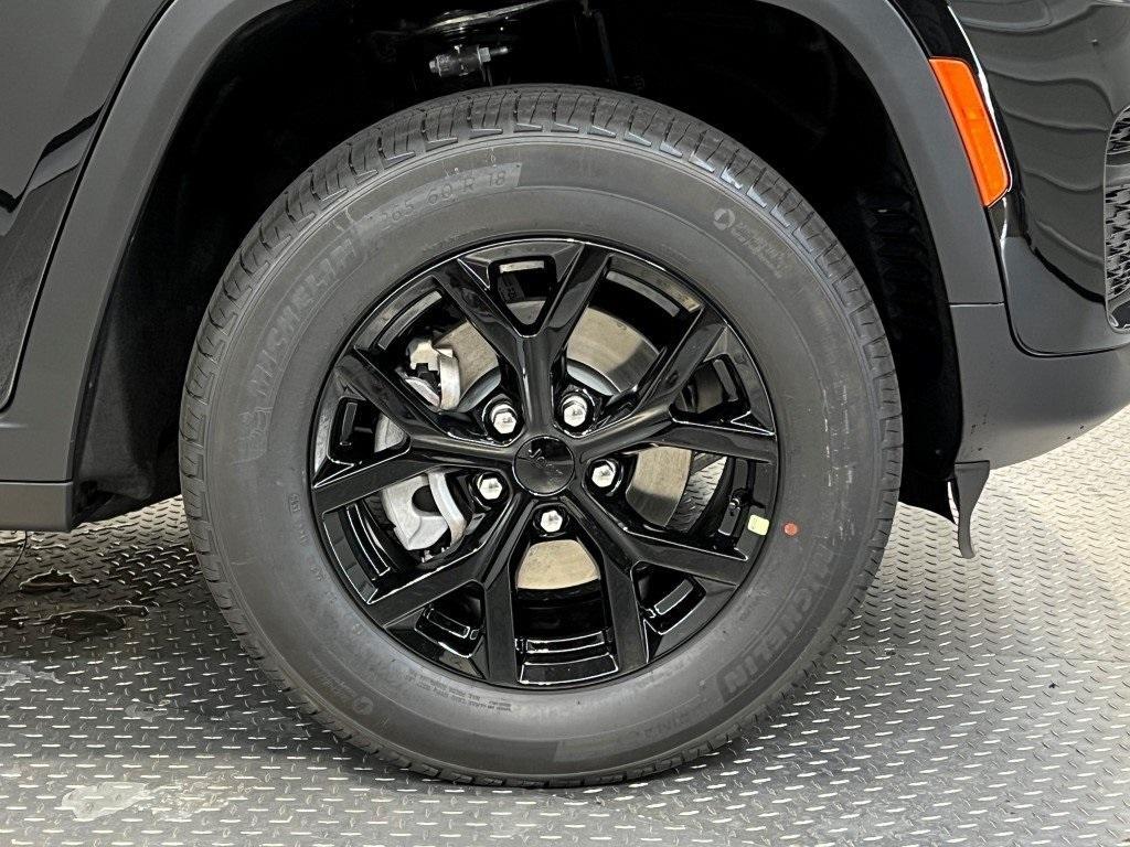 new 2025 Jeep Grand Cherokee car, priced at $40,898