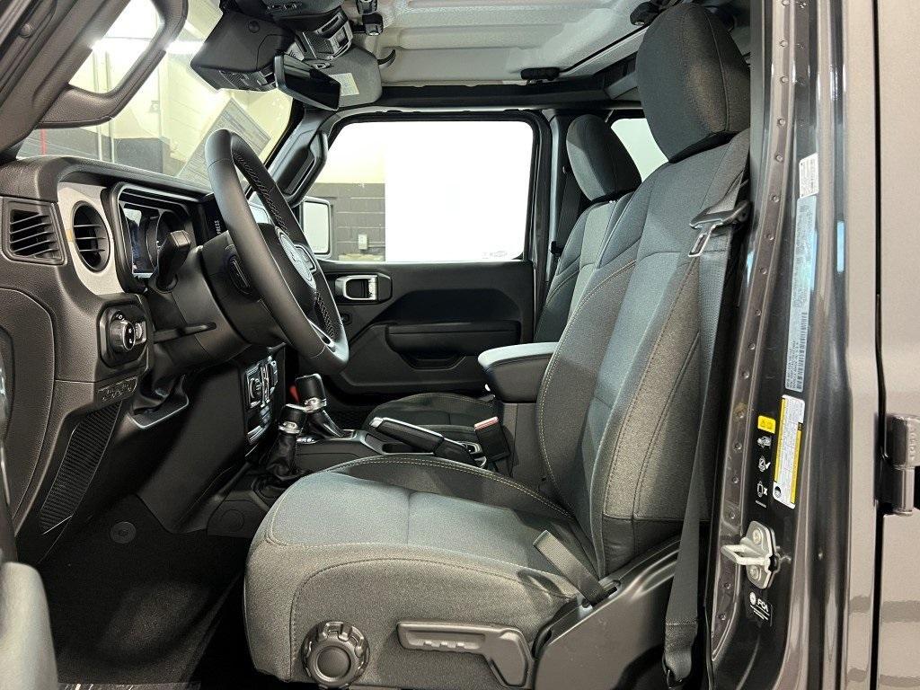 new 2025 Jeep Gladiator car, priced at $44,499