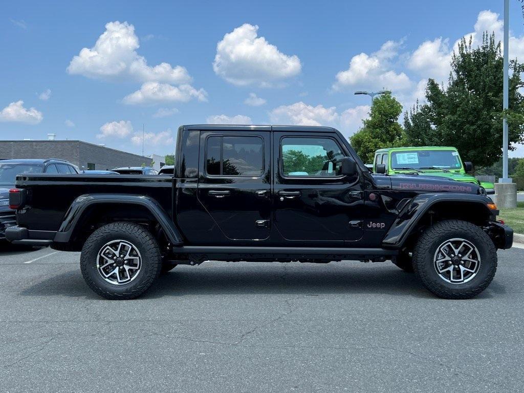 new 2025 Jeep Gladiator car, priced at $53,838