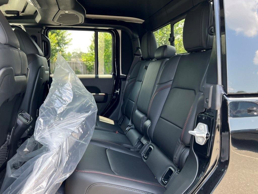 new 2025 Jeep Gladiator car, priced at $53,838