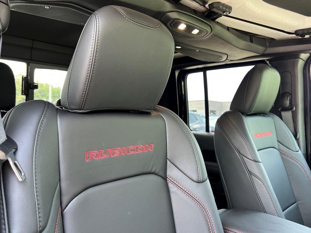 new 2025 Jeep Gladiator car, priced at $53,838