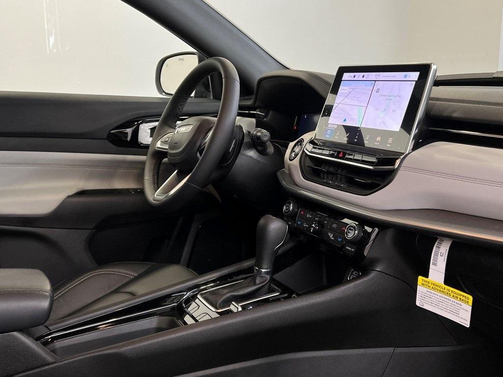 new 2025 Jeep Compass car, priced at $38,981