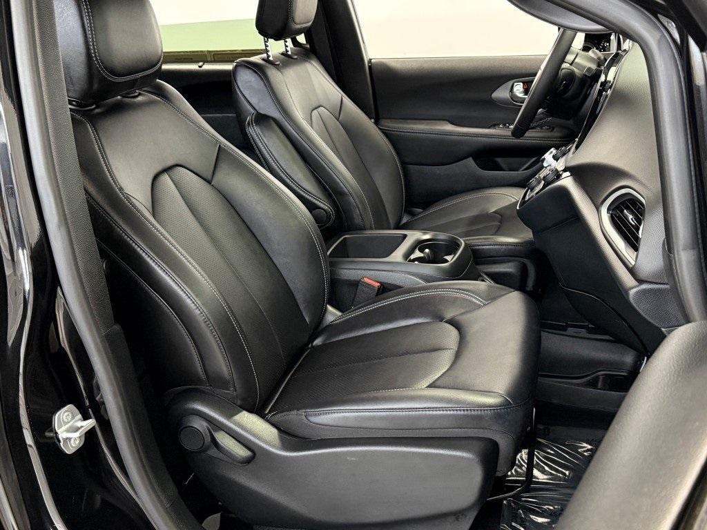 used 2025 Chrysler Pacifica car, priced at $34,700