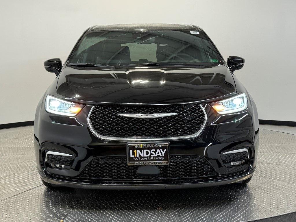 used 2025 Chrysler Pacifica car, priced at $34,700