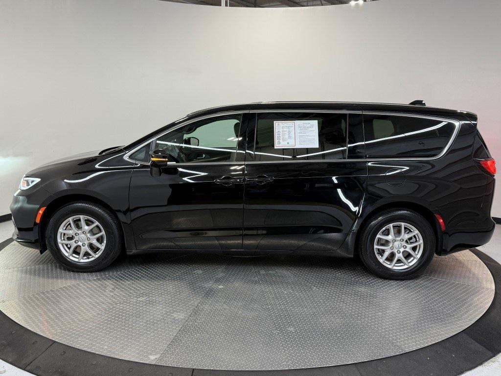 used 2025 Chrysler Pacifica car, priced at $34,700
