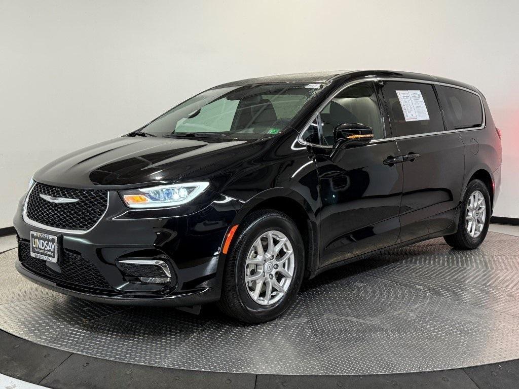 used 2025 Chrysler Pacifica car, priced at $34,700