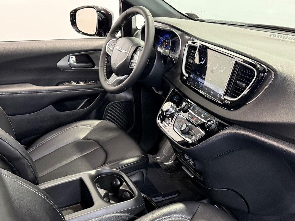 used 2025 Chrysler Pacifica car, priced at $34,700