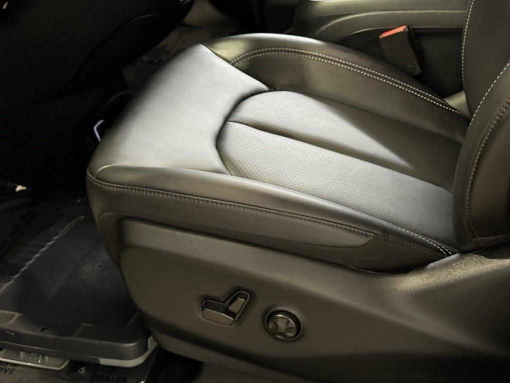 used 2025 Chrysler Pacifica car, priced at $34,700