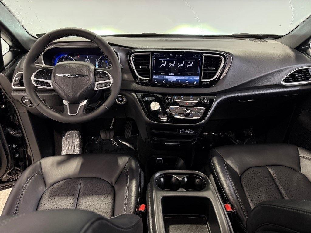 used 2025 Chrysler Pacifica car, priced at $34,700