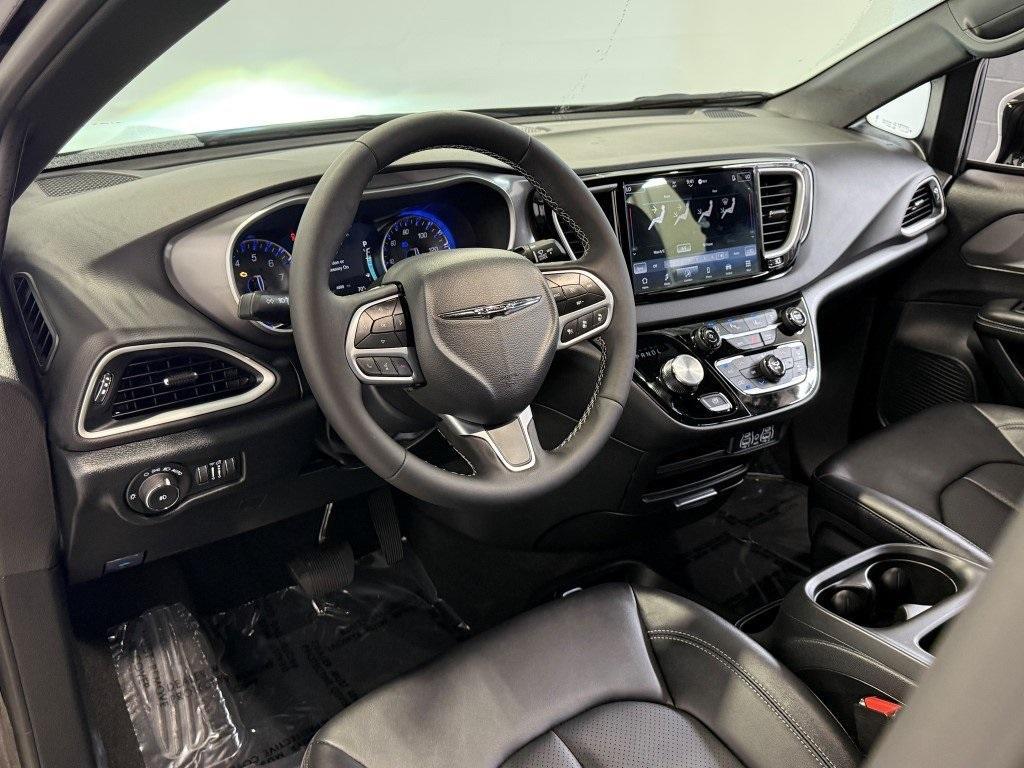used 2025 Chrysler Pacifica car, priced at $34,700