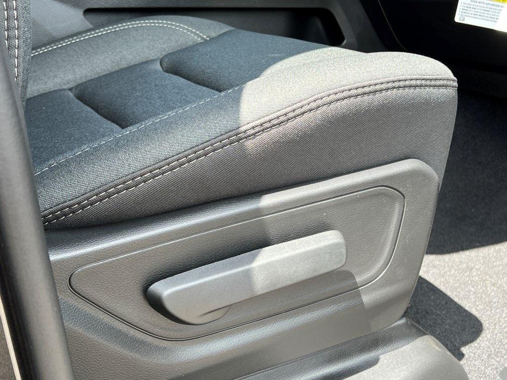 new 2025 Ram 1500 car, priced at $52,107