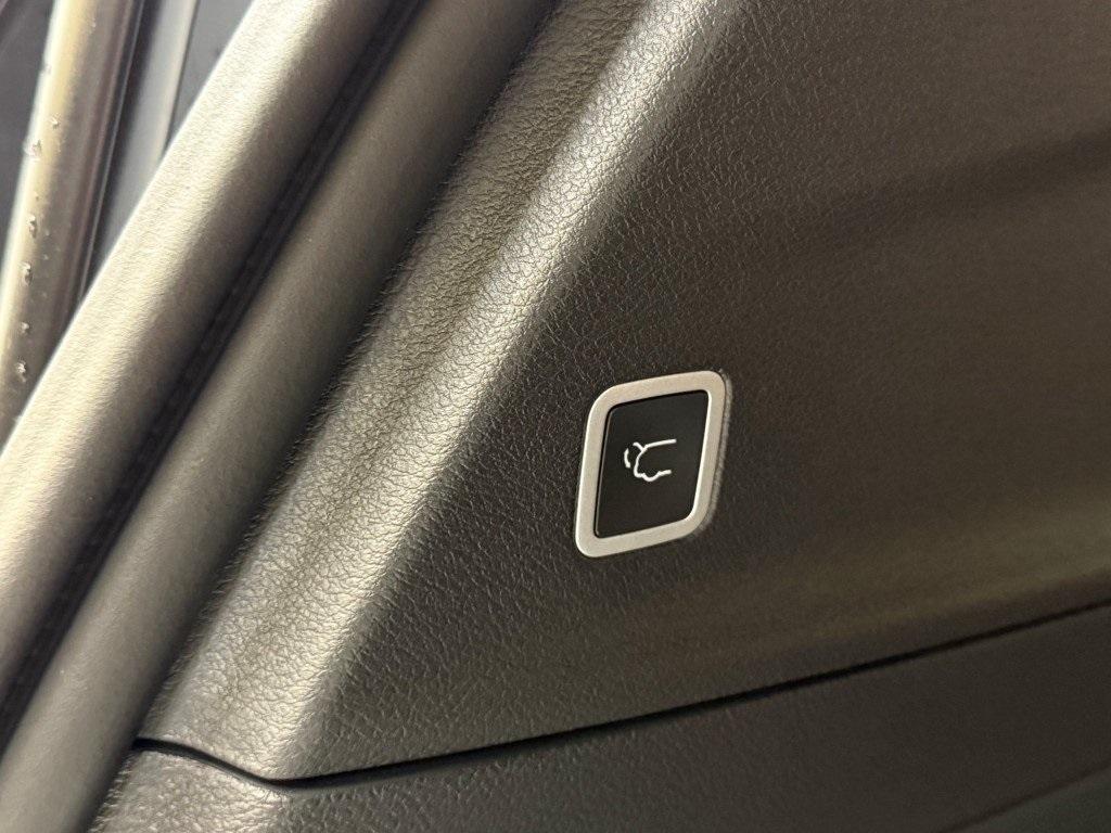 new 2026 Chrysler Pacifica car, priced at $52,023