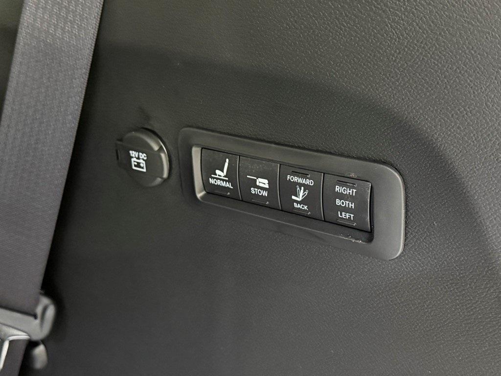 new 2026 Chrysler Pacifica car, priced at $52,023