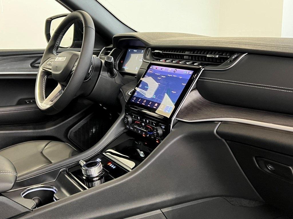 new 2025 Jeep Grand Cherokee L car, priced at $46,804